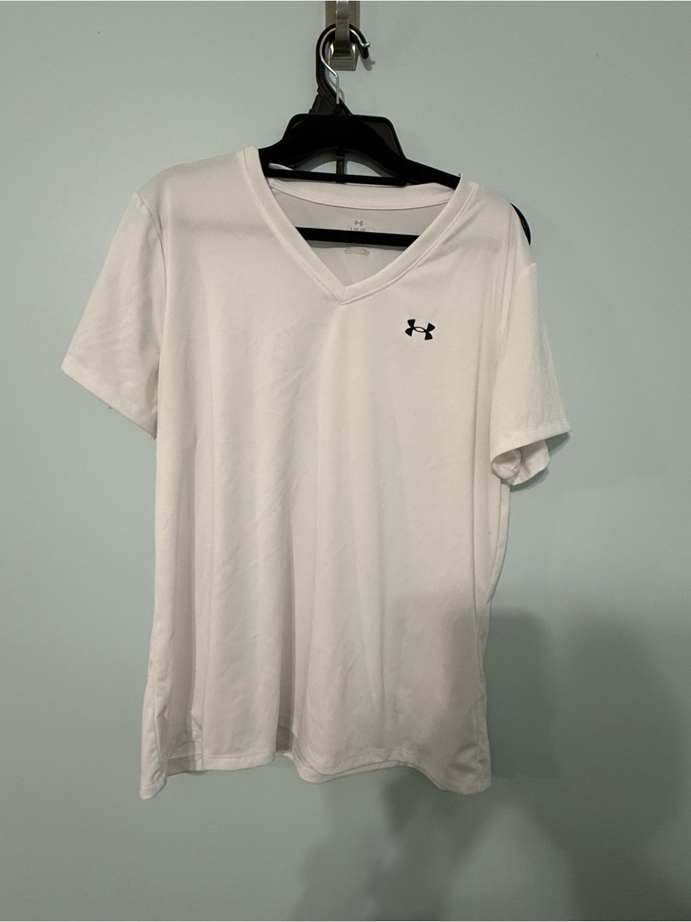 Under armour top size large white